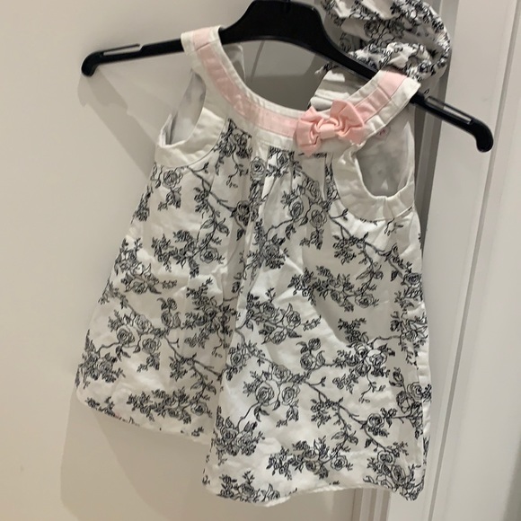 Gorgeous black and white print summer dress - 18 month - Picture 1 of 2